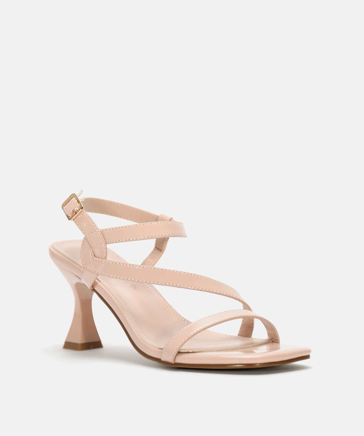 Sand&aacute;lia de salto com tiras